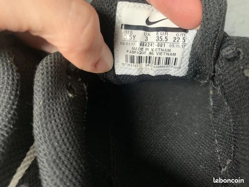 Chaussures baskets nike garçon p 35.5 et chaussons neufs (image 4)