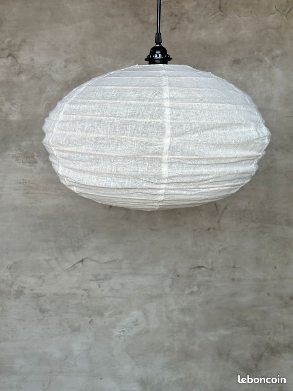 Grande suspension en rotin et lin naturel japonisante ovale aplatie H35 D60 (image 1)