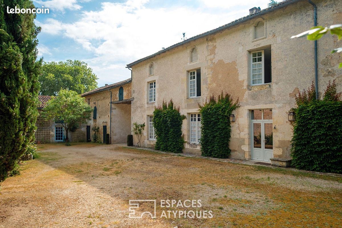 Maison 7 pièces 280 m² · à Vouillé · 280 m² · 480 000 €