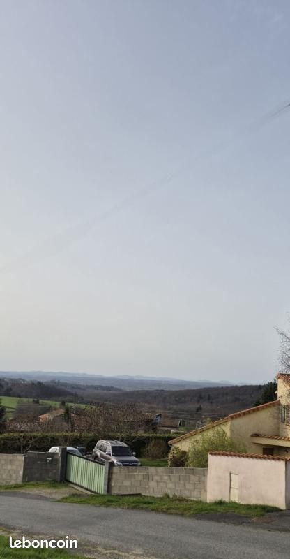 Terrain 2 670 m² Thiers · 60 000 €