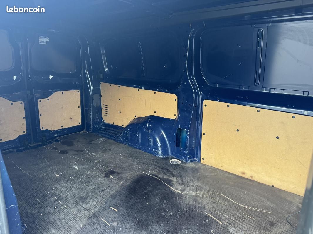 Citroën Jumpy XL 2.0BlueHdi 180CH BVA EAT8 3PLACES CARPLAY 11562HT GAR 12M (image 9)