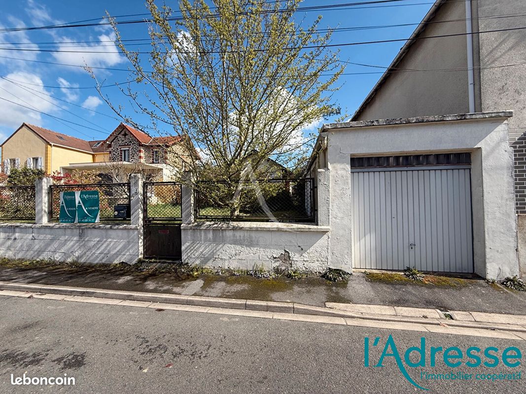 Terrain 2 pièces 50 m²