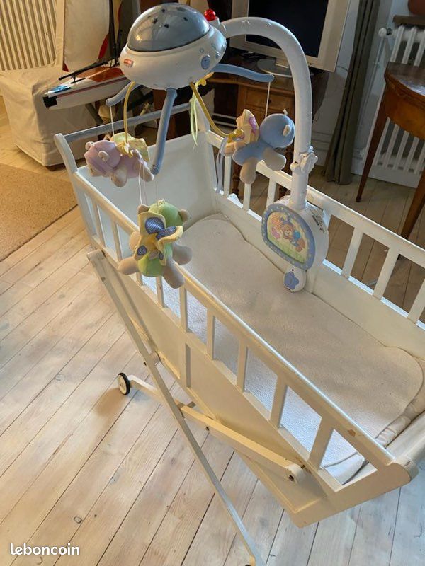 Très beau berceau bébé en bois (image 1)