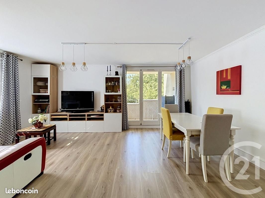 Appartement 4 pièces 79 m² · à Combs-la-Ville · 79 m² · 207 000 €