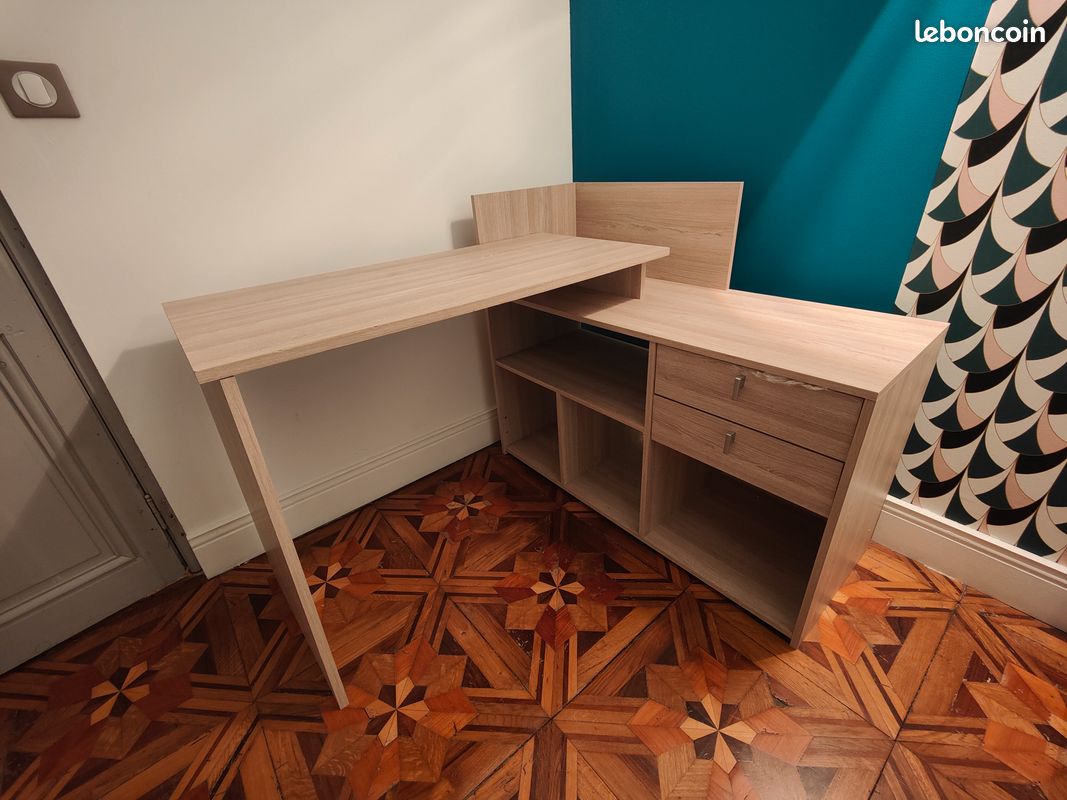 Bureau (image 1)