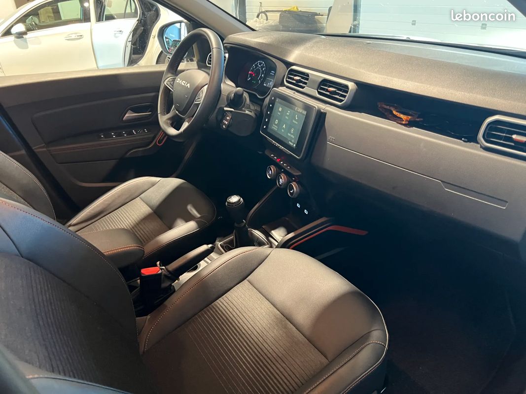 DACIA DUSTER 1.0 ECO-G 100 EXTREME – 2023 – MANUELLE – 46 000 km – CARPLAY – SIEGES CHAUFFANTS – 1ERE MAIN - SUIVI COMPLET DACIA (image 13)