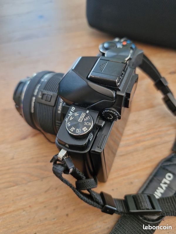 Olympus OM-D E-M10 avec objectif (image 6)