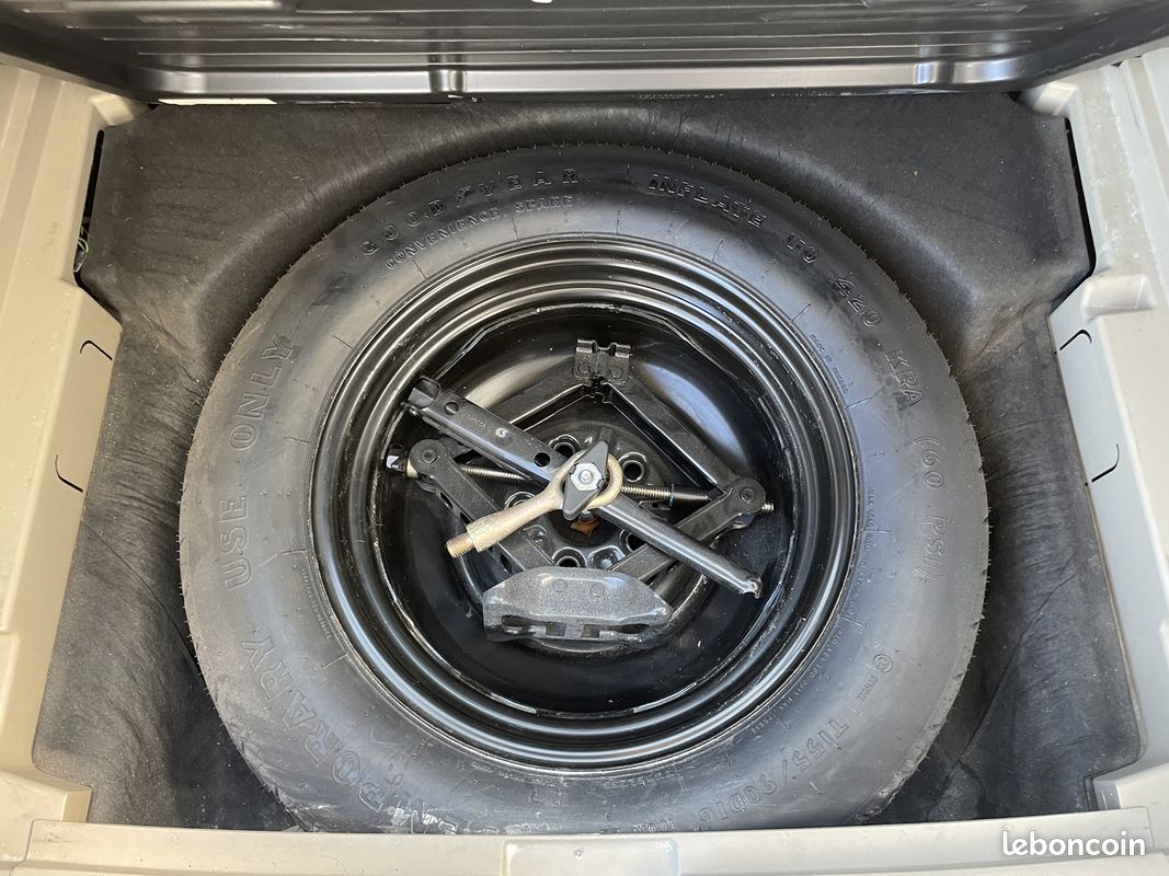Dodge CALIBER 2.0 CRD SXT (image 28)