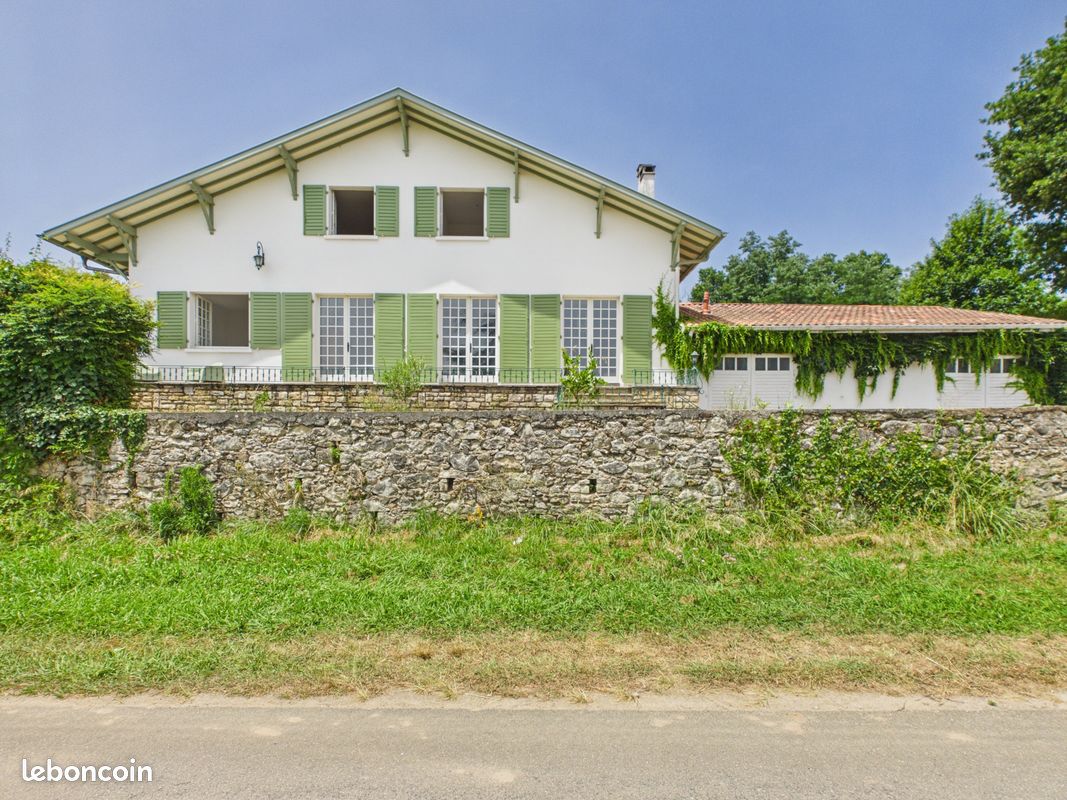 Maison 10 pièces 251 m² · à Orthevielle · 251 m² · 465 000 €