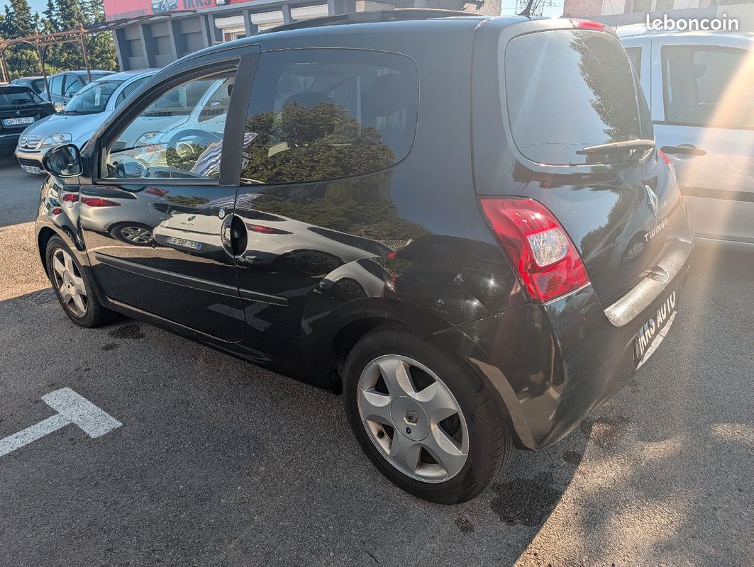 Renault twingo ii 1.2 16v 75ch dynamic 1ere main toit ouvrant/clim auto /jantes alu (image 4)