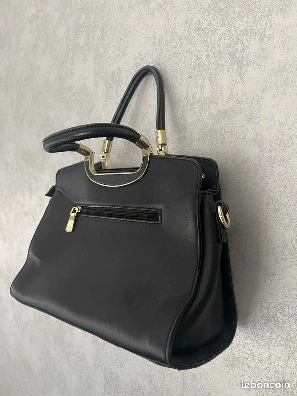 Sac à Main Couleur Blanc / Noir Bon Etat (image 5)