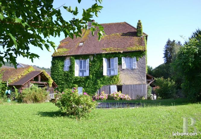Maison de village 8 pièces 336 m²