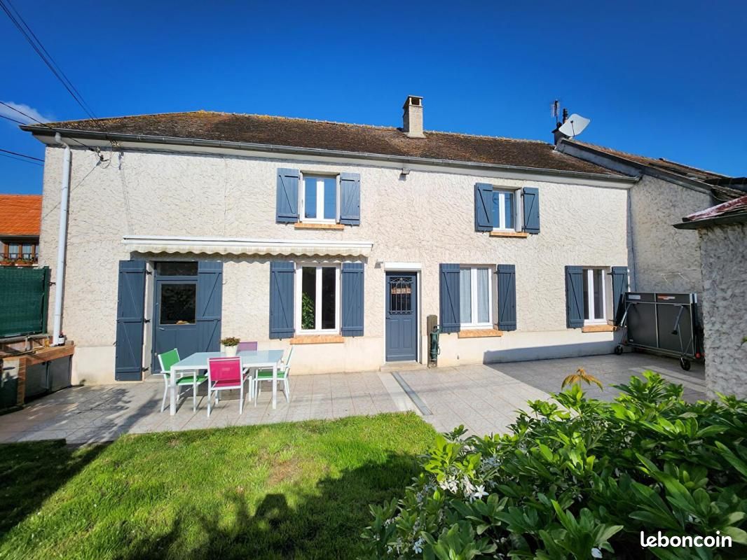 Maison 5 pièces 127 m² · à Vert-Saint-Denis · 127 m² · 295 000 €