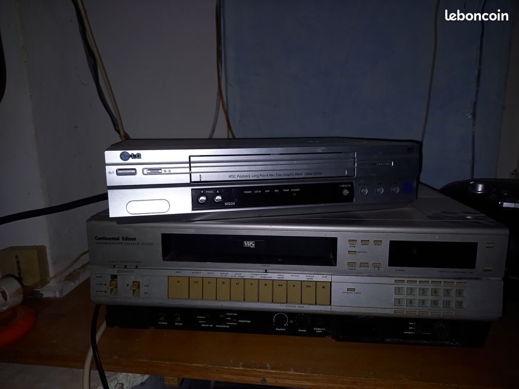Magnétoscopes vintage S-VHS, sur VHS-c