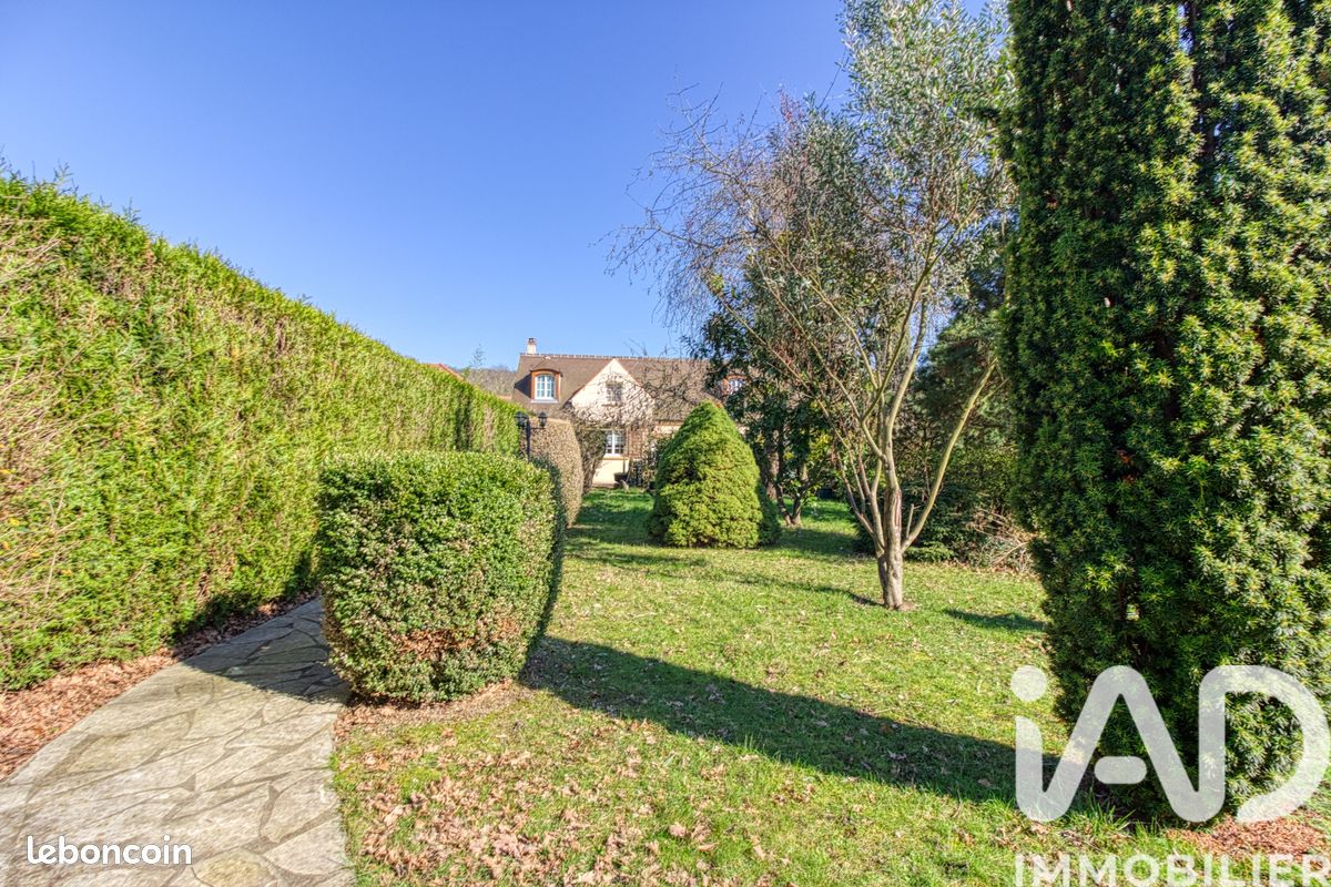 Maison 5 pièces 123 m² · à Saint-Prix · 123 m² · 585 000 €