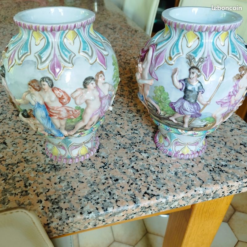 Lot de deux vase Capodimonte Naples Italie en porcelaine (image 1)