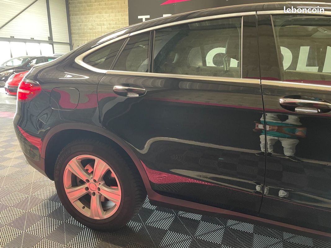 MERCEDES GLC COUPE 220 d 9G-Tronic 4Matic Executive Avec Suivi Mercedes + Régulateur + Clim Auto + Bluetooth + Toit Ou (image 9)