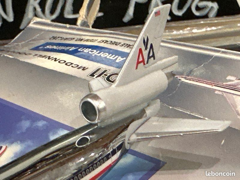 Maquette MD-11 American Airlines 1/130 – Résine 47 Cm – Support Inclus – Collectionneur Avion