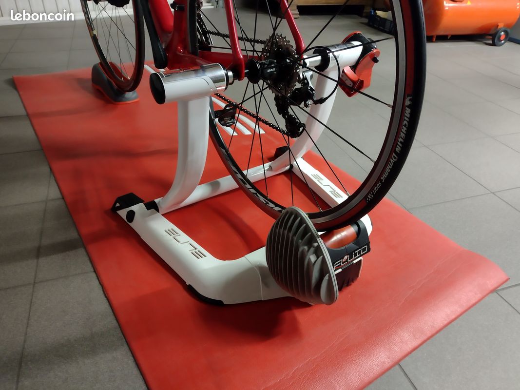 Ensemble home trainer + tapis + bloc roue avant ELITE peu utilisé (image 3)