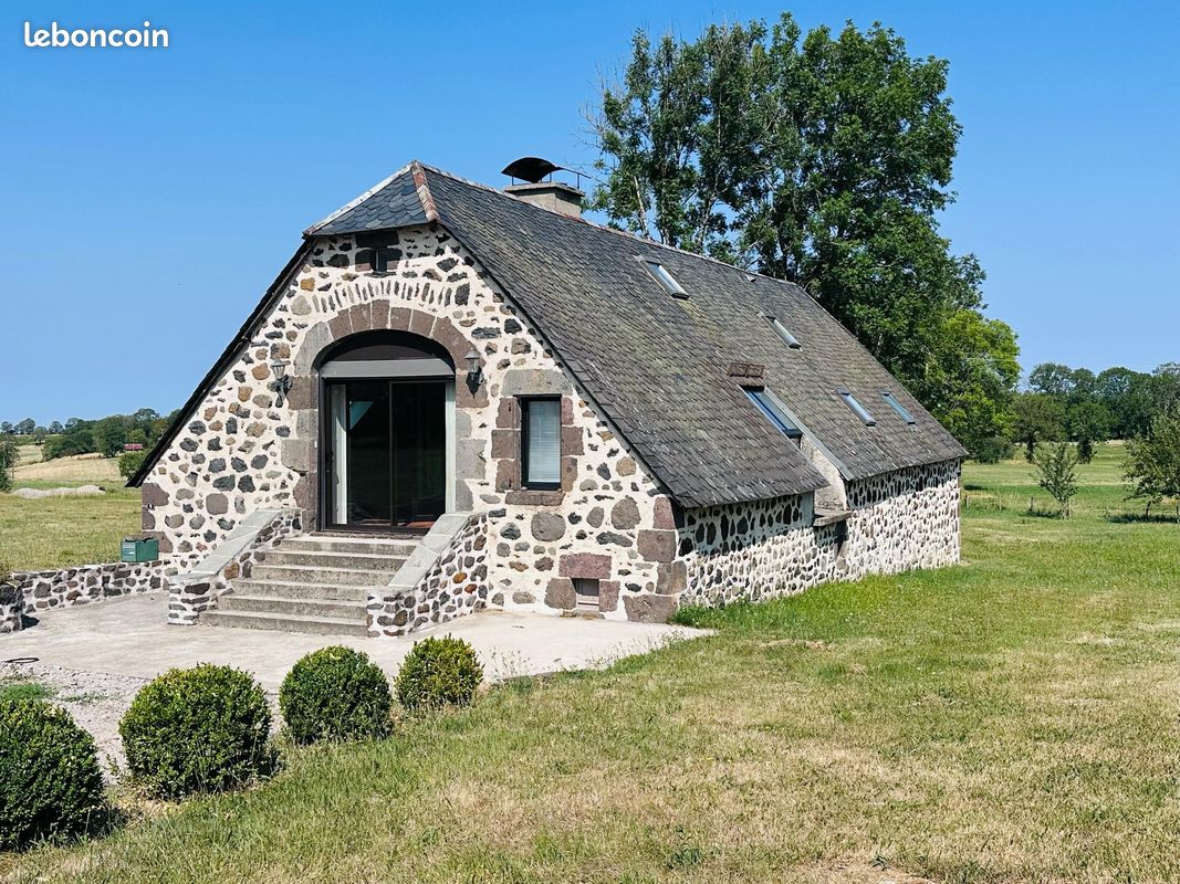 Maison 5 pièces 104 m² · à Salers · 104 m² · 270 000 €