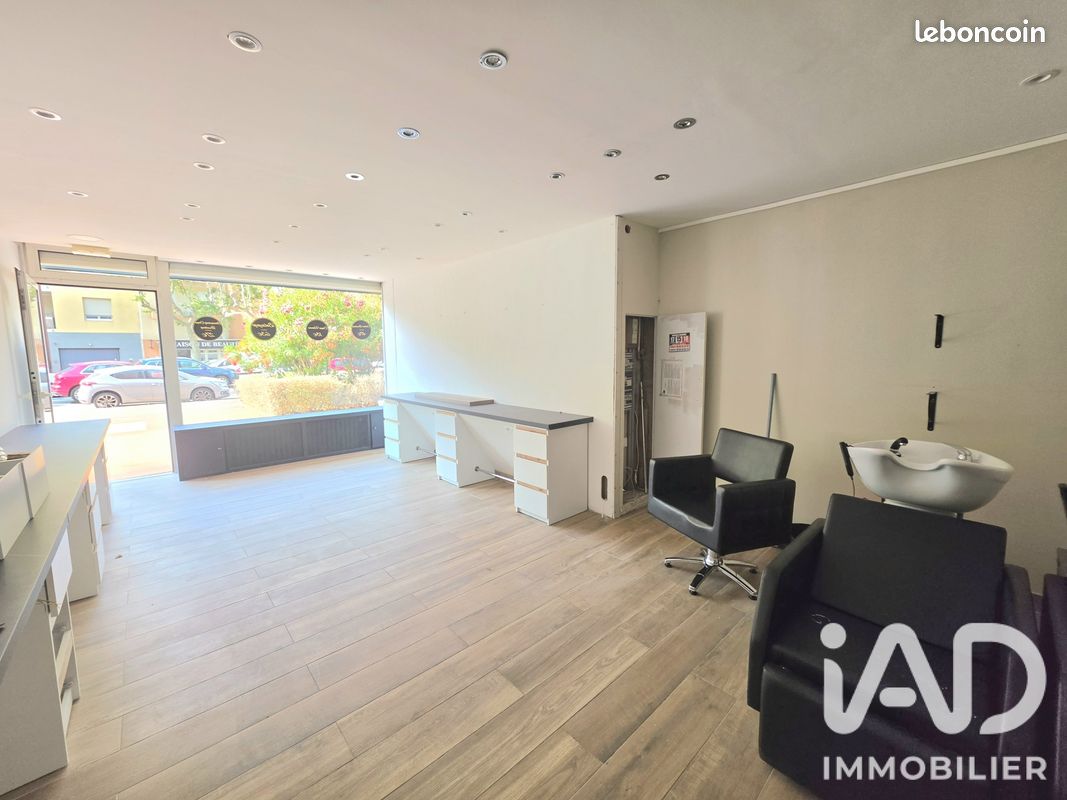 Local 36 m² Fréjus (image 2)