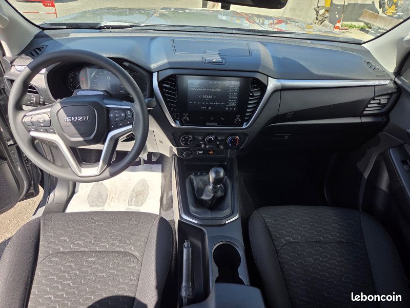 Isuzu D-MAX 2.2 DDI 164CH EVOLUTION SPACE M/T (image 7)