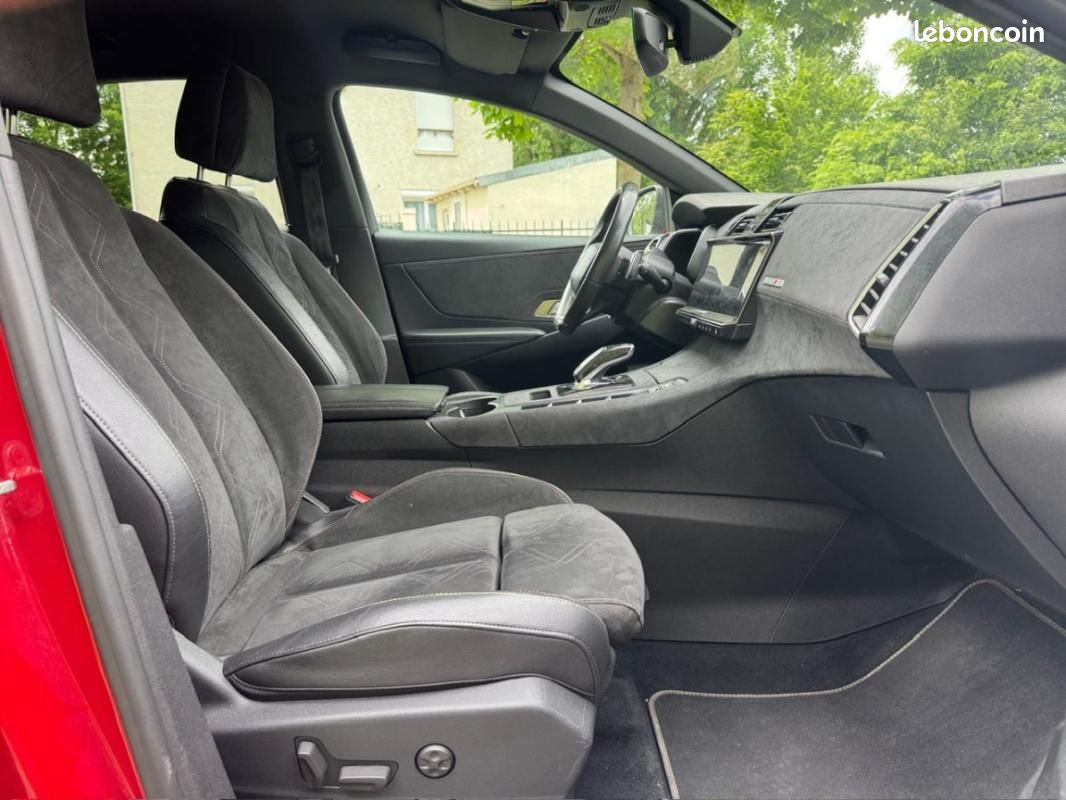 DS 7 Crossback 1.6 225 CV EAT8 Performance Line + {SUIVI ENTRETIEN COMPLET - CAMERA ATTELAGE} (image 11)