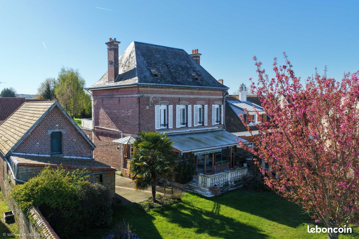 Maison 9 pièces 219 m² · à Flixecourt · 219 m² · 290 000 €