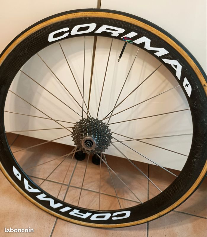 Roue arrière Corima (image 1)