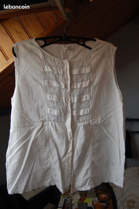 Petit chemisier blanc sans manche -taille 44 (image 2)