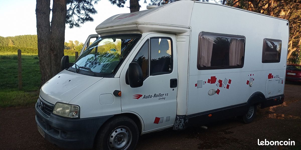 Location camping car Profile 5 places Petit gabarit (image 1)