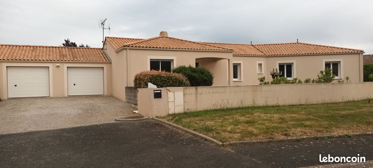 Maison 9 pièces 152 m² · à La Ferrière · 152 m² · 350 000 €