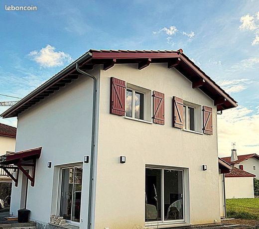 Maison neuve RE 2020 – 101,50 m² FRAIS DE NOTAIRES. RÉDUITS– 4 chambres et Annexe de 18 m2 - K 529 000
