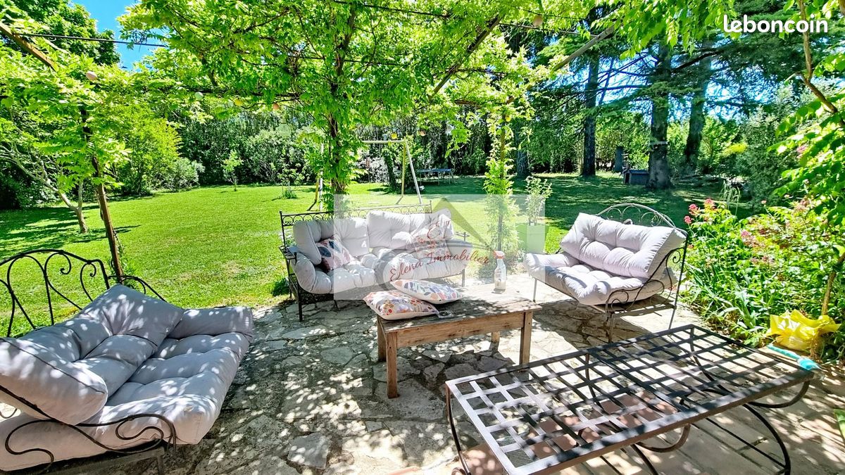 Maison 12 pièces 270 m² · à Châteaurenard · 270 m² · 566 000 €
