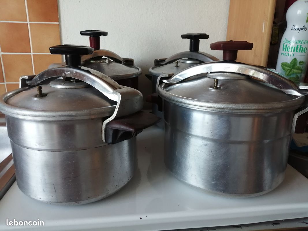 Cocotte-minute 8 ou 6 litres en alu état correct sans le bouchon de sécurité l'envoi est possible 10 euros pièce (image 2)