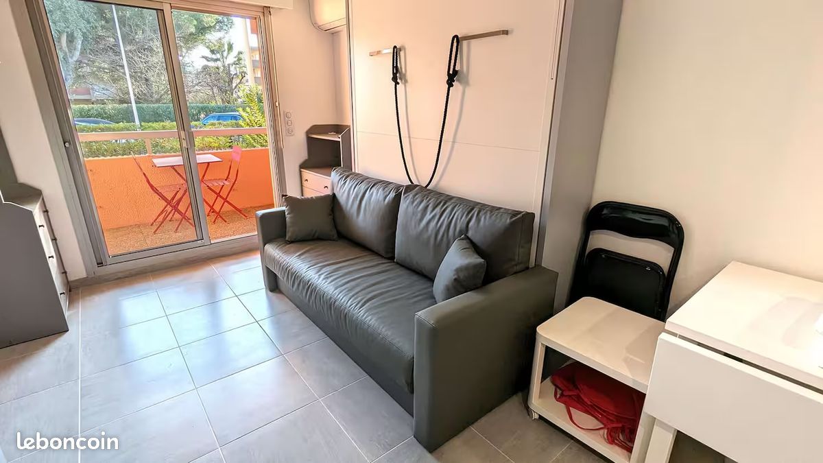 Superbe Studio à 50 m de la plage de Bormes la Faviere (image 4)