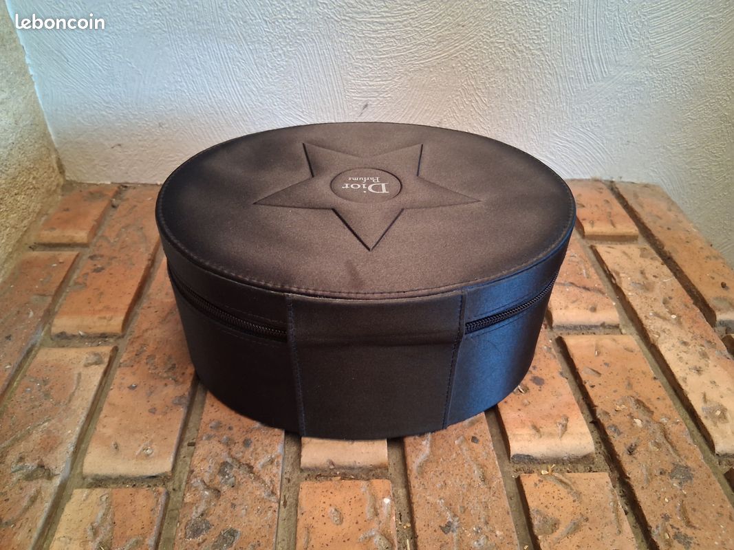 PAS D’ENVOI - DIOR - Boite ovale de Rangement - coffret vide DIOR en satin noir - Bijoux Parfum – Maquillage - Trousse de toilette – Voyage (image 7)