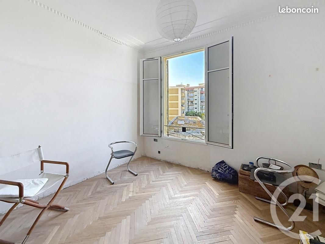 Appartement 2 pièces 37 m² · à Antibes · 37 m² · 212 000 €