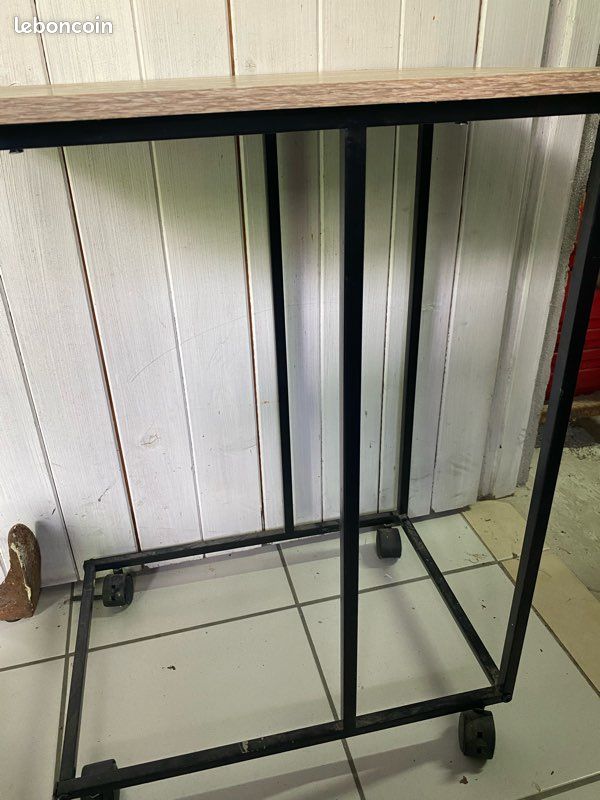 Petite table à roulettes (image 2)