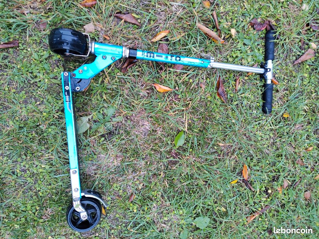 Trottinette adulte Micro Rocket Bleu (image 4)