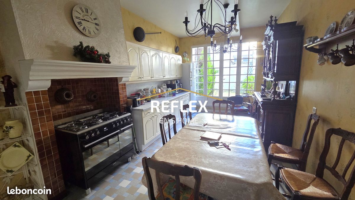 Immeuble 10 pièces 328 m² · à Doullens · 328 m² · 262 500 €