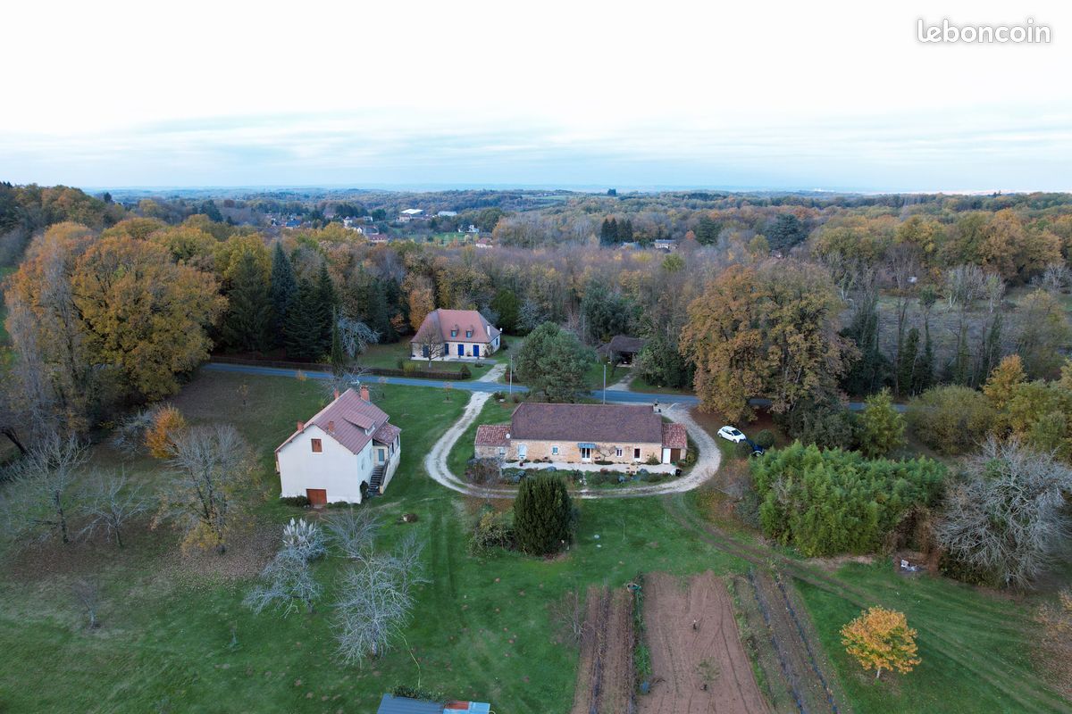 Gîte De Pêche Avec étang Privé Drôme Gite 6 pers piscine privée juin, fin aout, septembre avec étang de pêche -  Locations & Gîtes