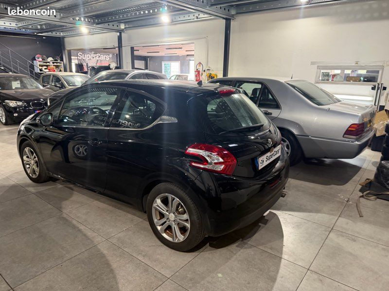 Peugeot 208 1.6 120 CH Allure (image 4)