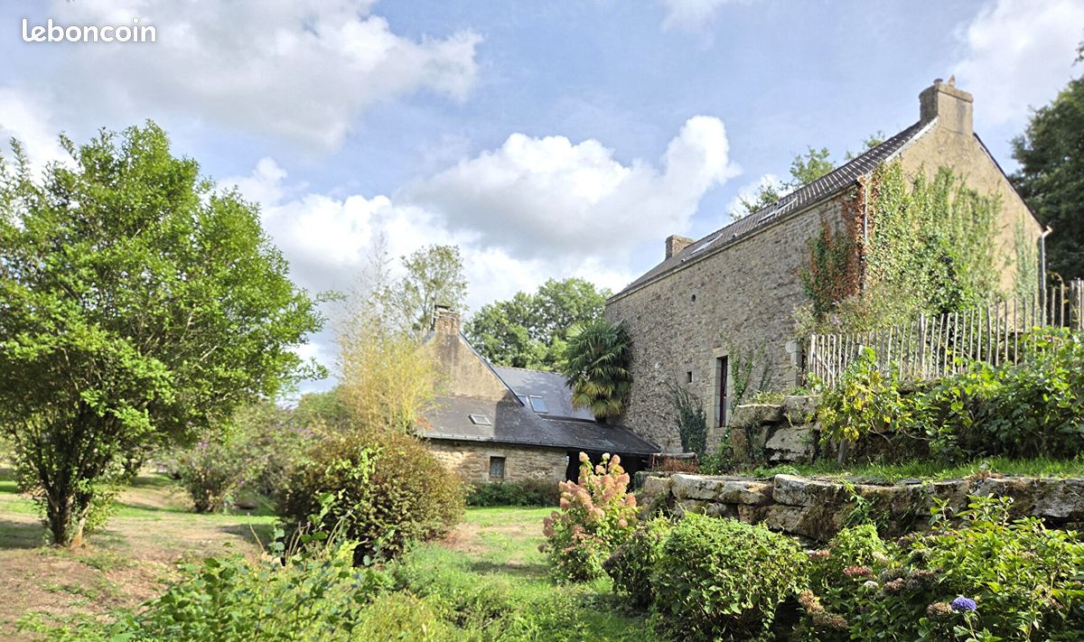 Maison 12 pièces 320 m² · à Locoal-Mendon · 320 m² · 1 452 474 €