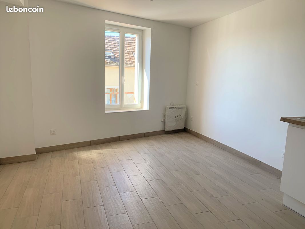 Appartement 2 pièces 33 m² · à Fontenay-en-Parisis · 33 m² · 810 €/mois