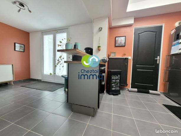 https://img.leboncoin.fr/api/v1/lbcpb1/images/60/ce/53/60ce5377dddf0da10762113a9785459725340373.jpg?rule=ad-image