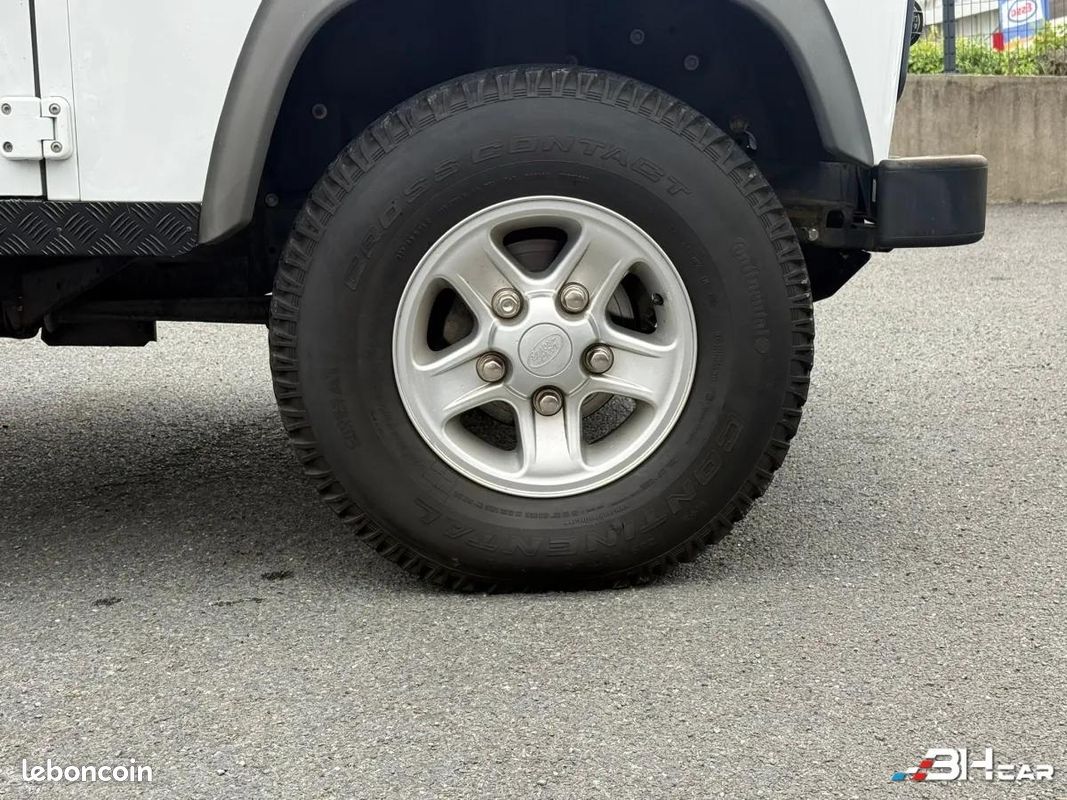 Land Rover Defender Phase 2 Hardtop 2.2 TDCi 122 ch (image 24)