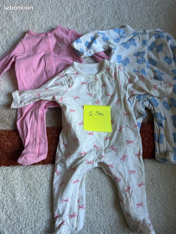 Lot vêtements 0-1 mois (image 1)