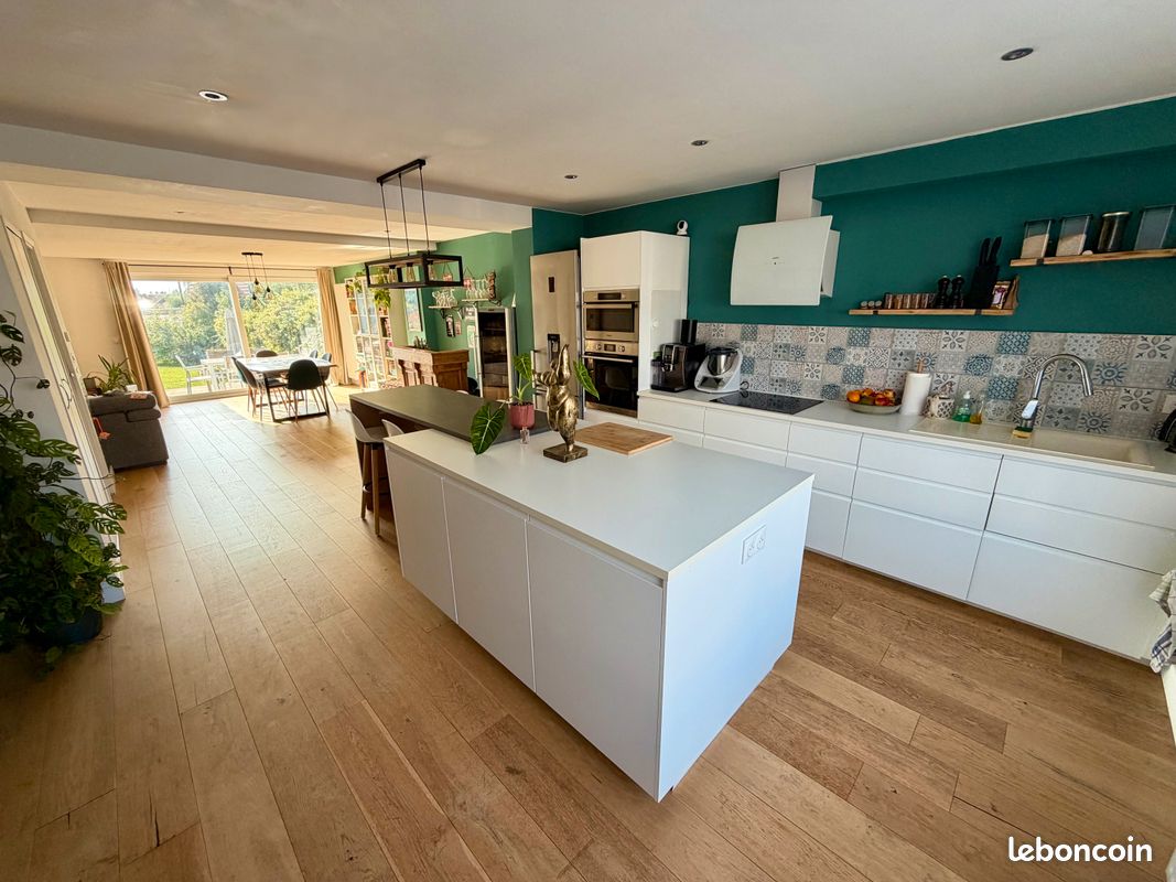 Maison 5 pièces 125 m² · à Neuville-en-Ferrain · 125 m² · 370 000 €