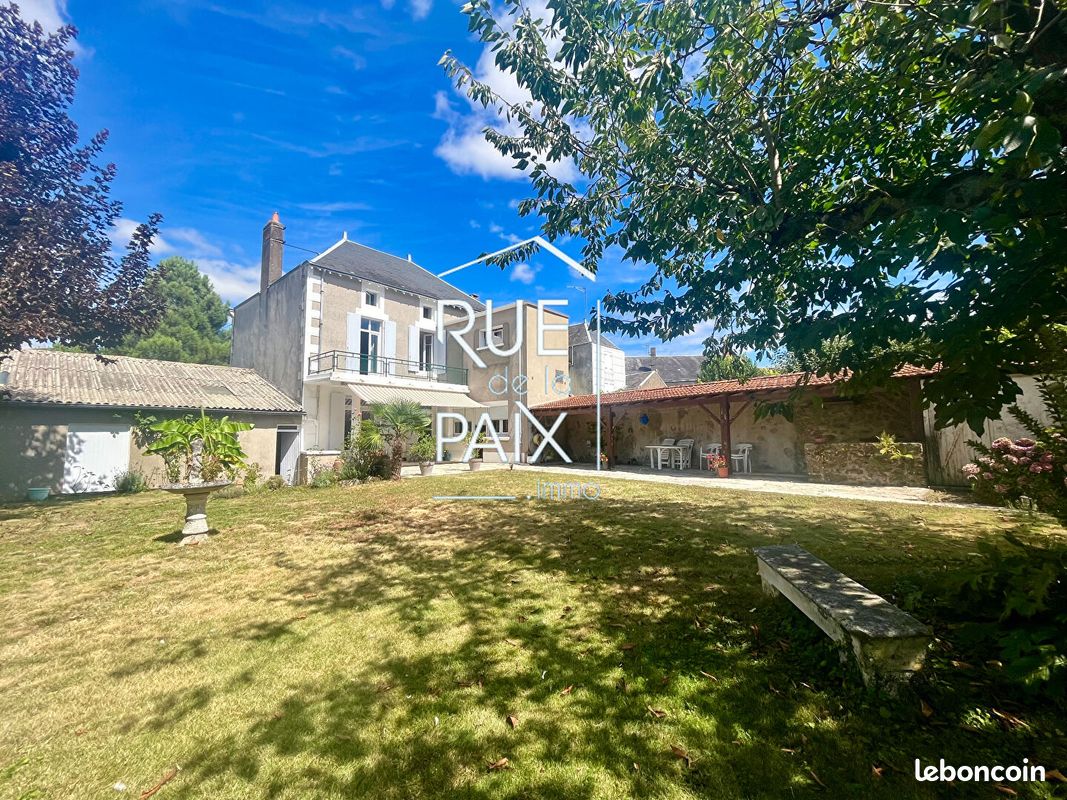 Maison 7 pièces 230 m² · à Parthenay · 230 m² · 235 000 €